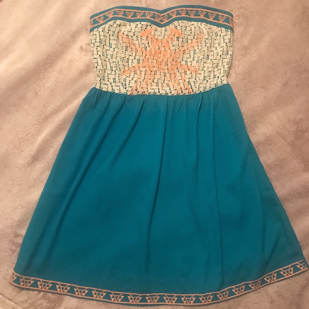 Lizard Thicket Boutique Heart-cut Strapless Dress